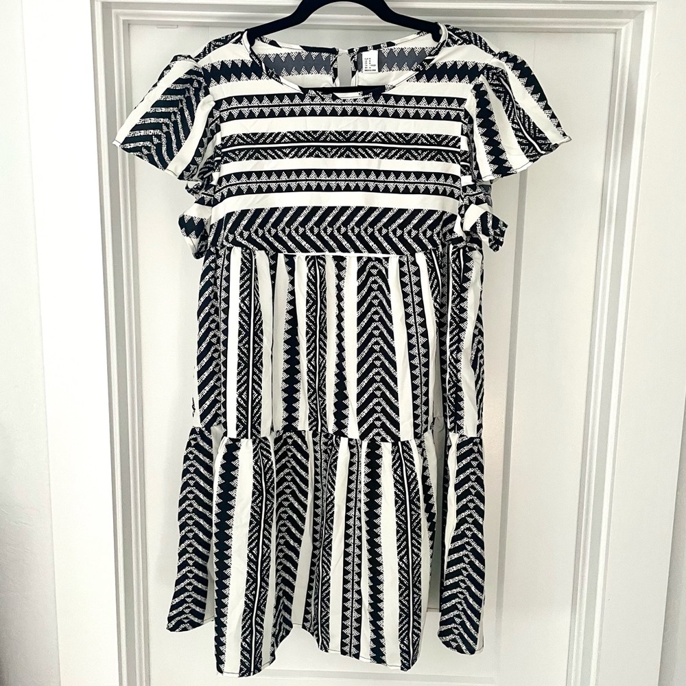 Baby doll dress A line NWT Sz M black white